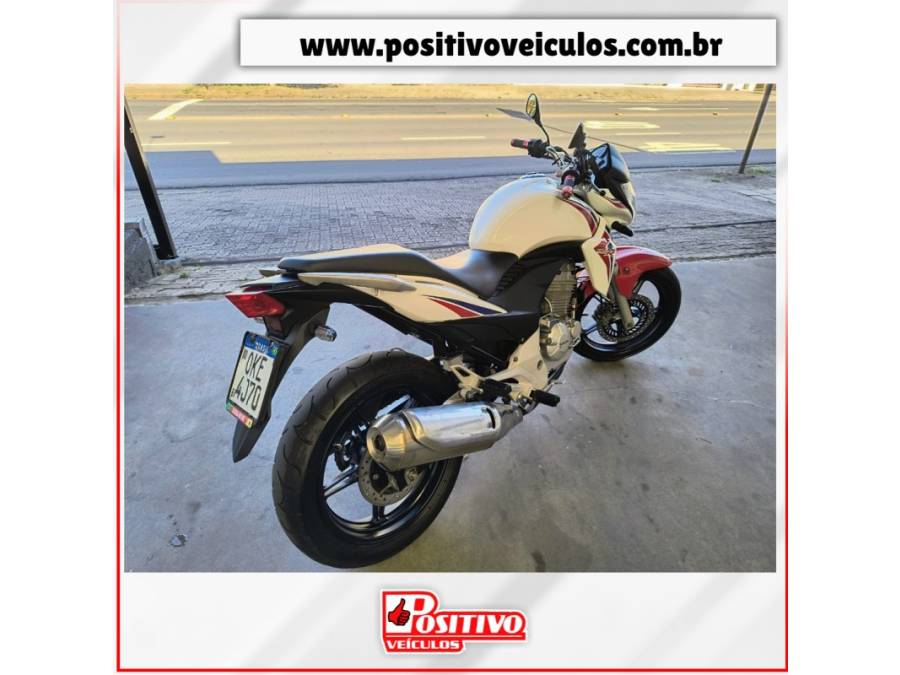 HONDA - CB 300R - 2014/2015 - Outra - R$ 14.700,00