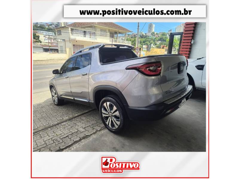FIAT - TORO - 2022/2022 - Cinza - R$ 118.700,00