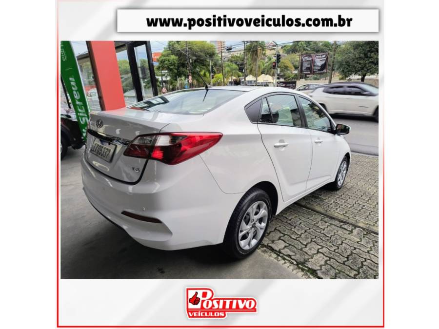 HYUNDAI - HB20S - 2016/2017 - Branca - R$ 59.700,00