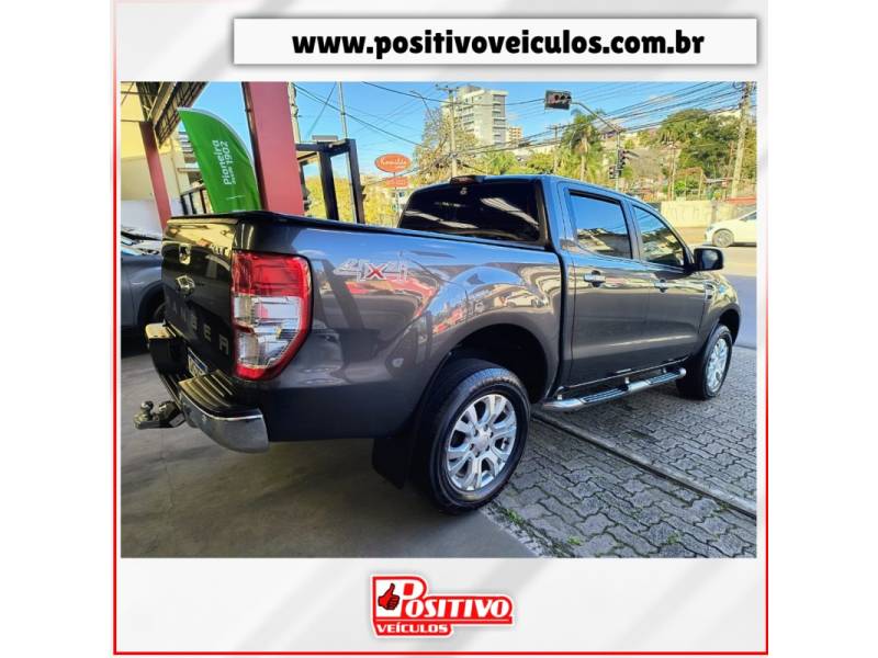 FORD - RANGER - 2018/2019 - Cinza - R$ 144.500,00