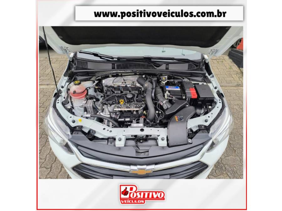 CHEVROLET - ONIX - 2023/2024 - Branca - R$ 82.900,00