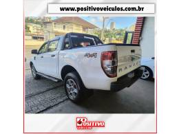 FORD - RANGER - 2016/2017 - Branca - R$ 128.700,00