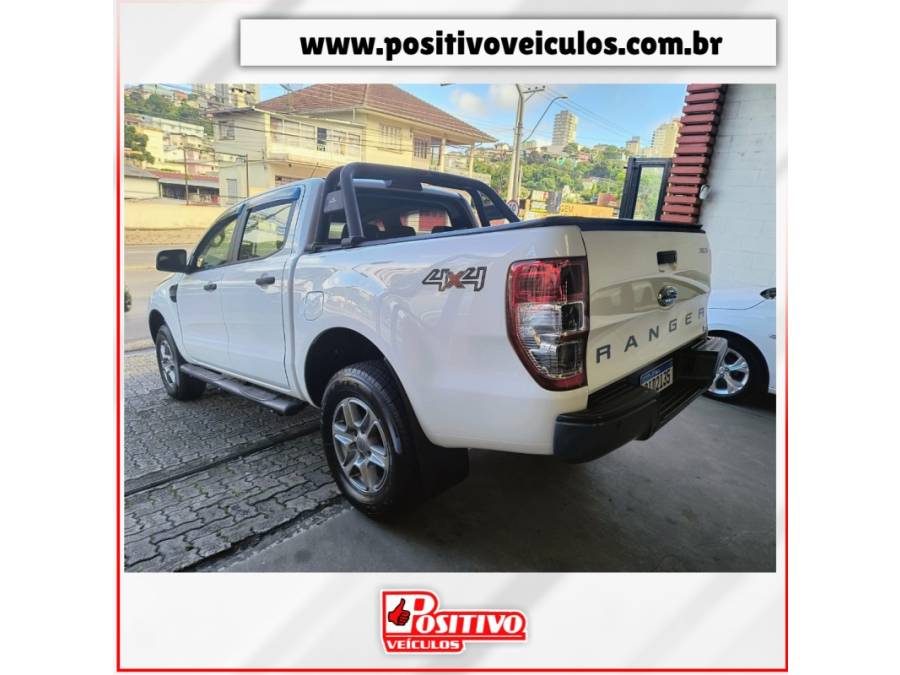 FORD - RANGER - 2016/2017 - Branca - R$ 128.700,00