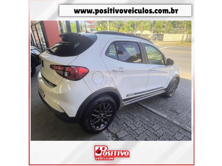 FIAT - ARGO - 2021/2022 - Branca - R$ 75.700,00