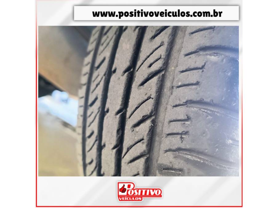 HONDA - FIT - 2005/2005 - Vermelha - R$ 34.500,00