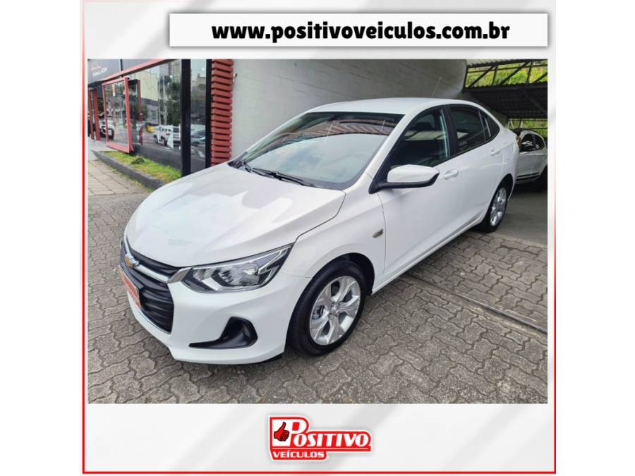 CHEVROLET - ONIX - 2023/2024 - Branca - R$ 82.900,00