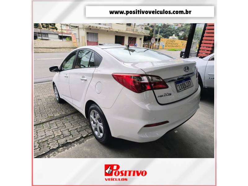HYUNDAI - HB20S - 2016/2017 - Branca - R$ 62.500,00