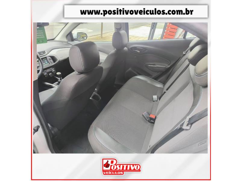 CHEVROLET - ONIX - 2018/2019 - Prata - R$ 62.500,00