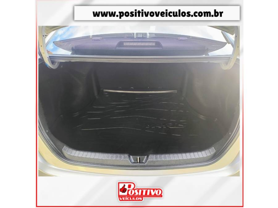 TOYOTA - YARIS - 2021/2022 - Prata - R$ 87.700,00