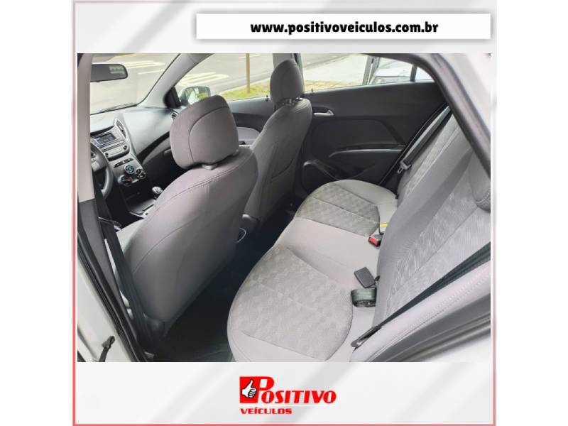 HYUNDAI - HB20S - 2016/2017 - Branca - R$ 62.500,00