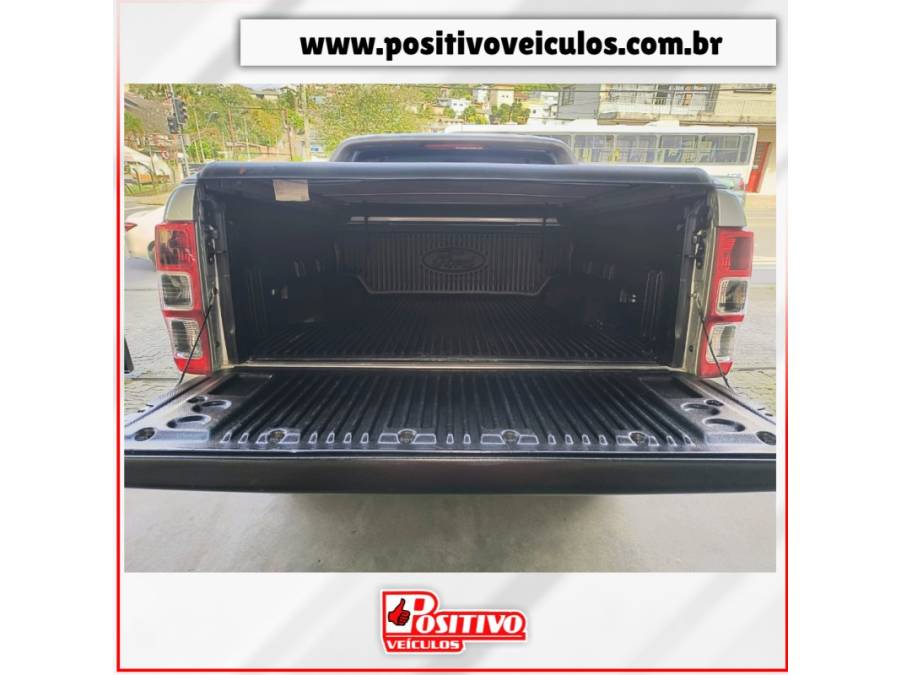 FORD - RANGER - 2014/2014 - Prata - R$ 114.900,00