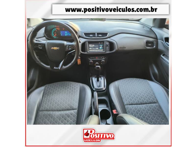 CHEVROLET - PRISMA - 2017/2018 - Vermelha - R$ 66.700,00