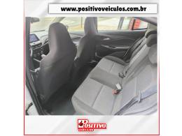 CHEVROLET - ONIX - 2023/2024 - Branca - R$ 82.900,00