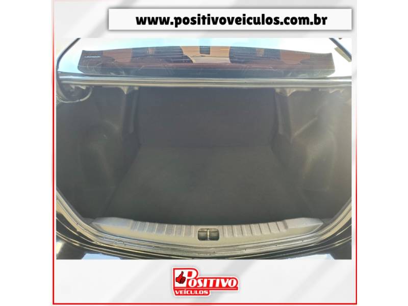 CHEVROLET - PRISMA - 2017/2018 - Preta - R$ 62.500,00
