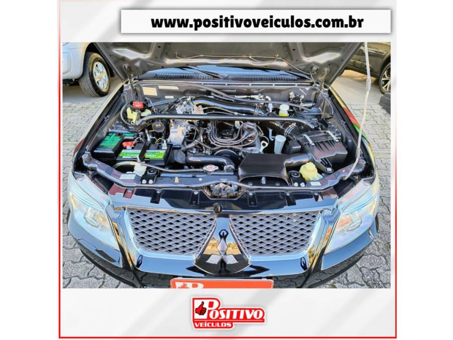 MITSUBISHI - PAJERO TR4 - 2014/2015 - Preta - R$ 74.900,00