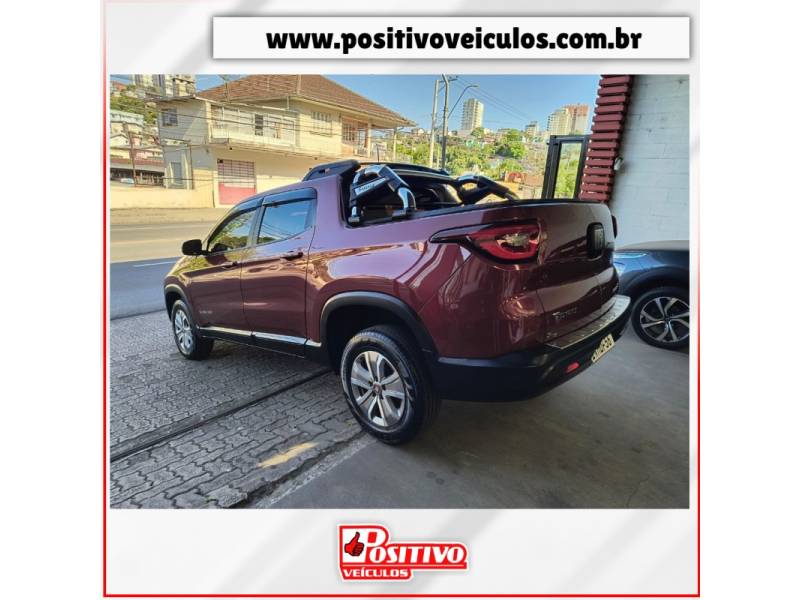 FIAT - TORO - 2016/2017 - Vermelha - R$ 83.500,00