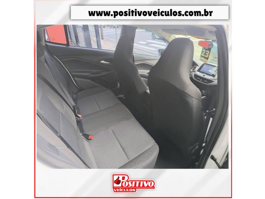 CHEVROLET - ONIX - 2022/2023 - Branca - R$ 82.900,00