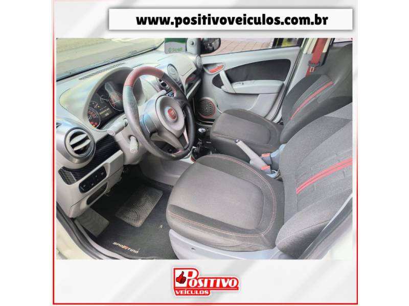 FIAT - PALIO - 2015/2015 - Branca - R$ 47.700,00
