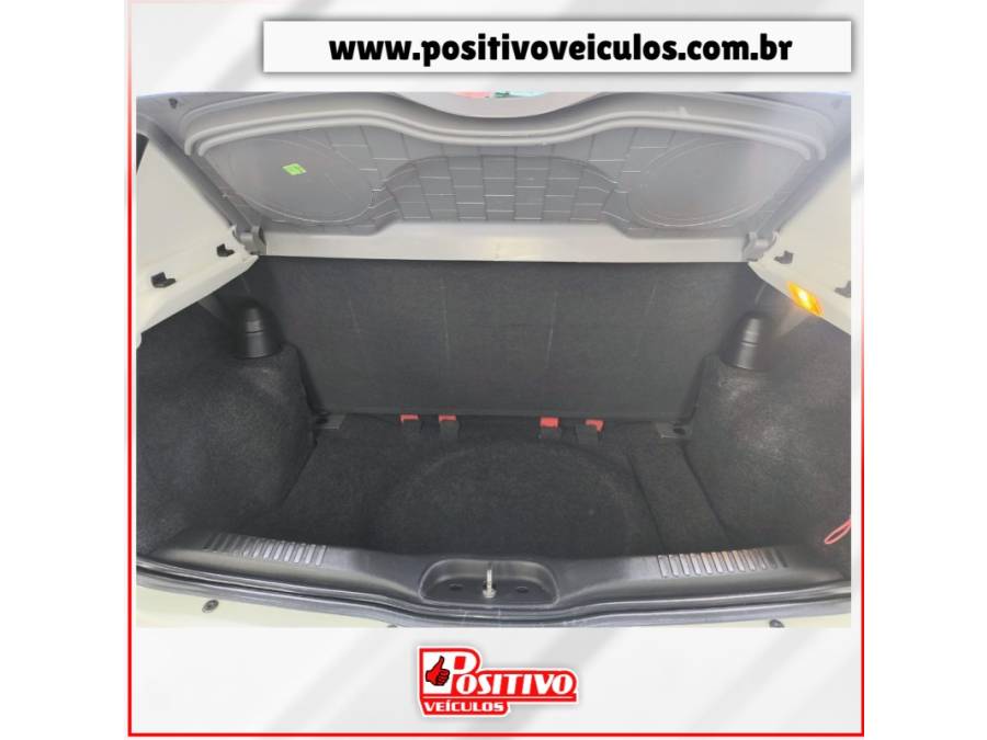 FIAT - PALIO - 2015/2015 - Branca - R$ 47.700,00