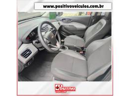 CHEVROLET - ONIX - 2018/2019 - Prata - R$ 62.500,00
