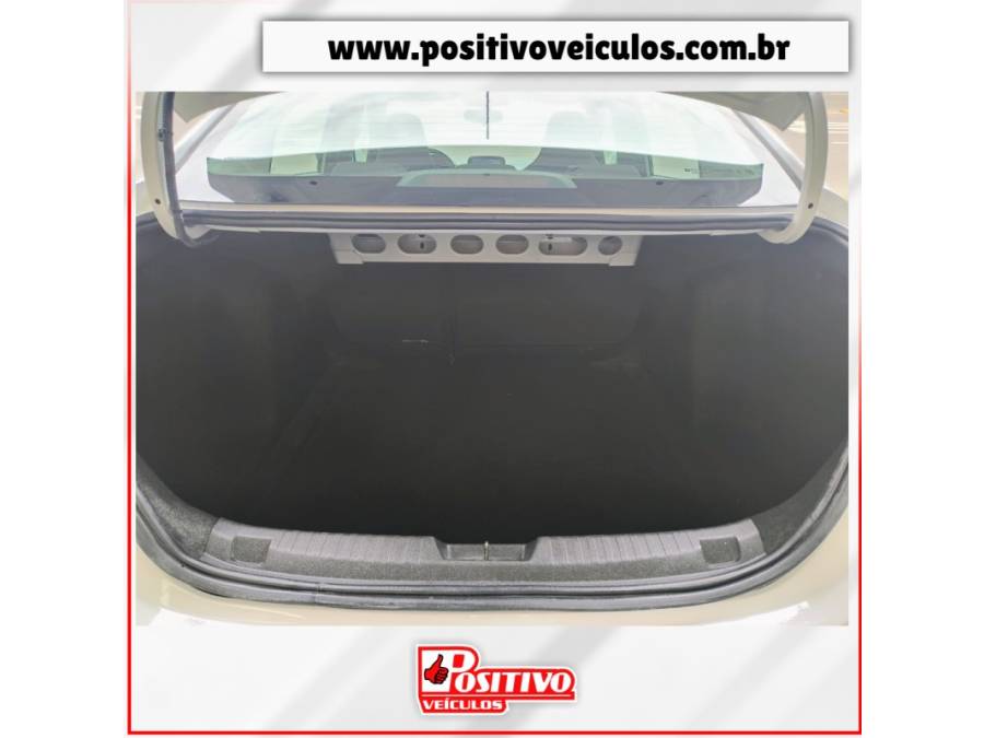 CHEVROLET - ONIX - 2023/2024 - Branca - R$ 82.900,00
